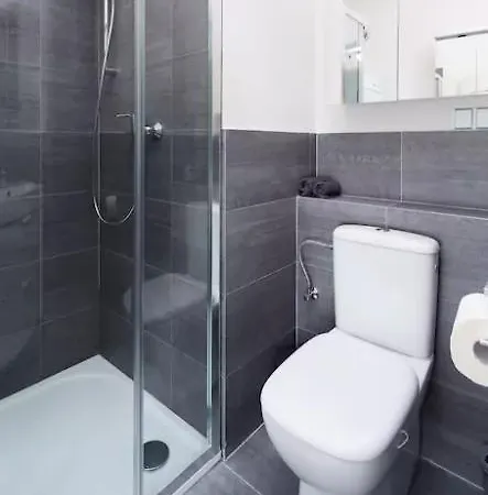 Bright & Spacious Appt In The Centre Apartamento Praga