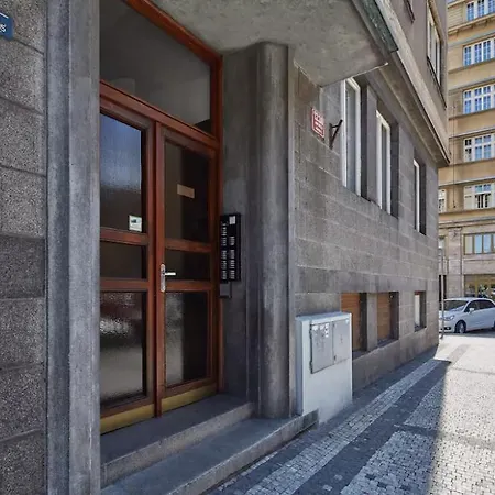 Bright & Spacious Appt In The Centre * Praga